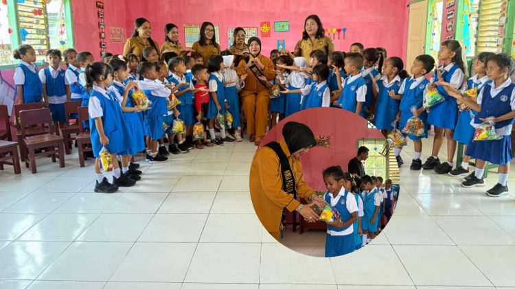 Bunda PAUD SBB Kunjungi PAUD Negeri Seram Barat, Motivasi Anak hingga Bagikan Snack