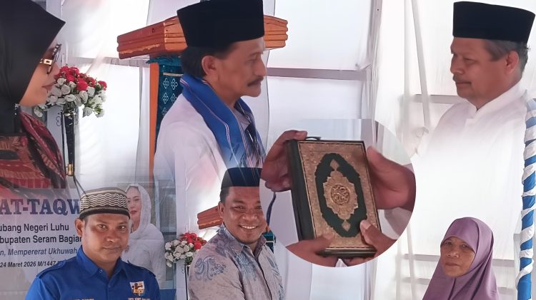 KNPI SBB dan Bupati Asri Kompak Tebar Berkah, Mushaf Al-Qur’an Diserahkan ke TPQ At Taqwa Huamual