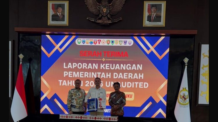 Bupati SBB Serahkan LKPD 2025 ke BPK, Tegaskan Komitmen Transparansi dan Akuntabilitas