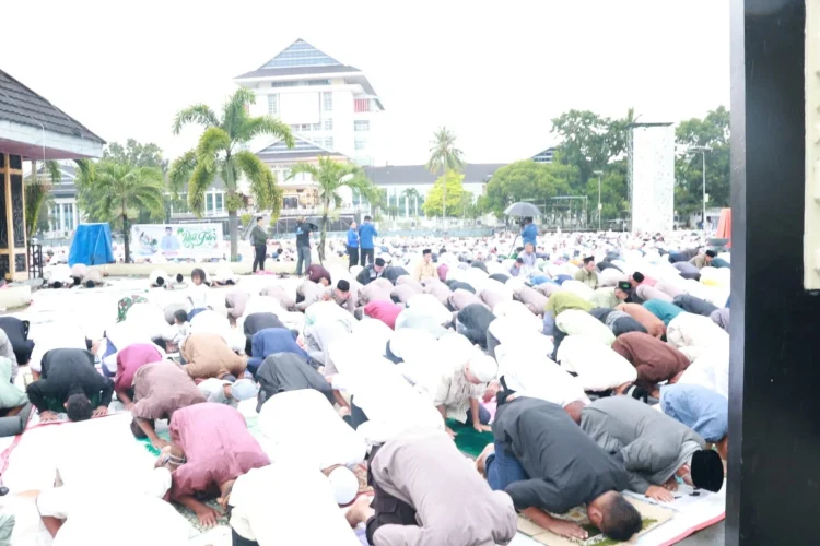 Harmoni di Hari Kemenangan: Gubernur Maluku Rayakan Idul Fitri Bersama Forkopimda