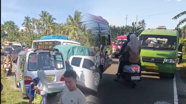 Jalan Menuju Pelabuhan Hunimua Ambon Diblokade, Kemacetan Panjang Terjadi Sejak Pagi
