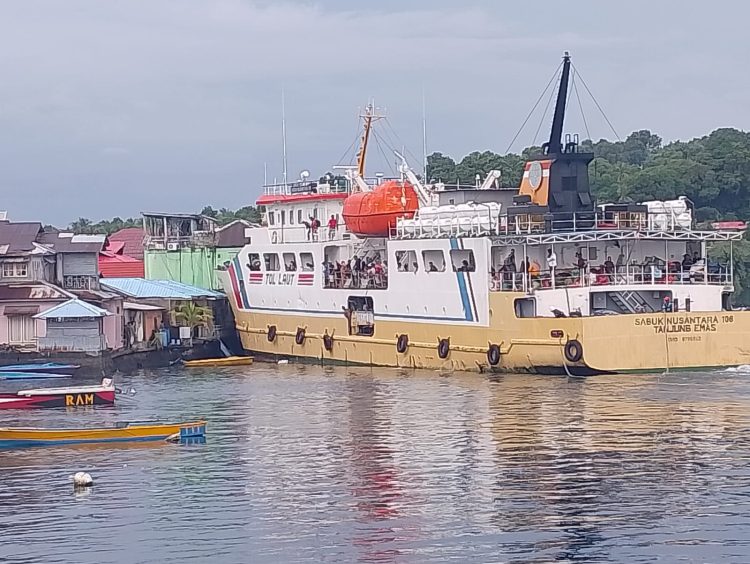 Kapal Tabrak Rumah Warga di Pulau Banda: Warga Panik, Beruntung Tak Ada Korban Jiwa