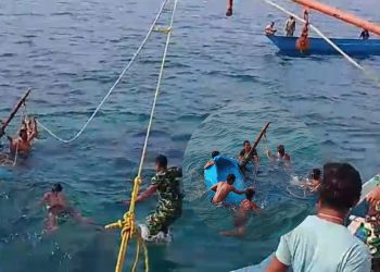 Speedboat Tenggelam usai Tabrak Tiang Mercusuar, 3 Korban Berhasil Diselamatkan oleh Petugas Koramil Geser