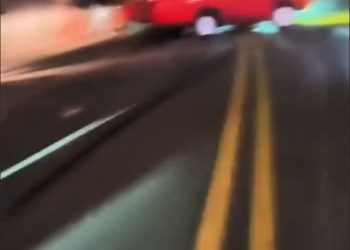 VIDEO: Mobil Angkot di Ambon Terbalik