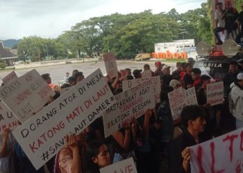 Mahasiswa Demo di Kantor Gubernur Maluku, Tolak Konservasi Laut Pulau Damer