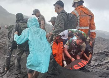 Pangdam XV/Pattimura Turun Langsung Evakuasi Korban Erupsi Dukono, 2 WNA Masih Dicari