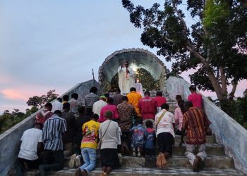 11 Ribu Umat Katolik di Aru Gelar Doa Rosario 9 Hari untuk Perdamaian Dunia