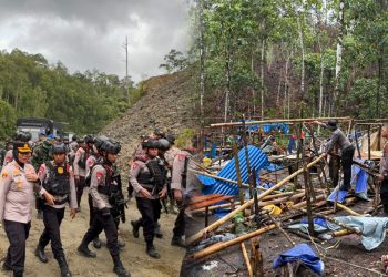 Polisi Bongkar 300 Tenda Tambang Ilegal di Waramsihat, Tutup Aktivitas PETI